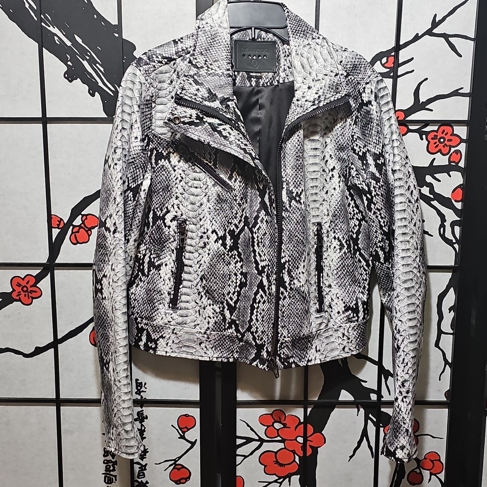 Blank NYC Faux Snakeskin Jacket Size Small - Picture 2 of 11
